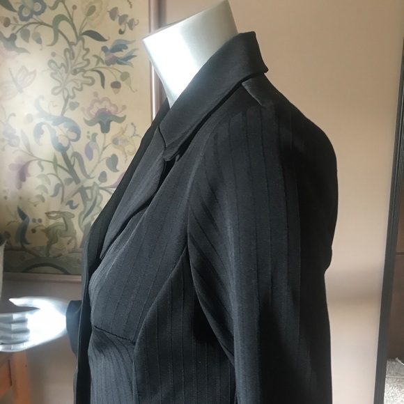 Vintage Y2K Black Pinstripe Blazer Jacket 2 Button Front Size 6 - Picture 5 of 13